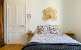 Perne, Chambre D'Hotes A La Campagne